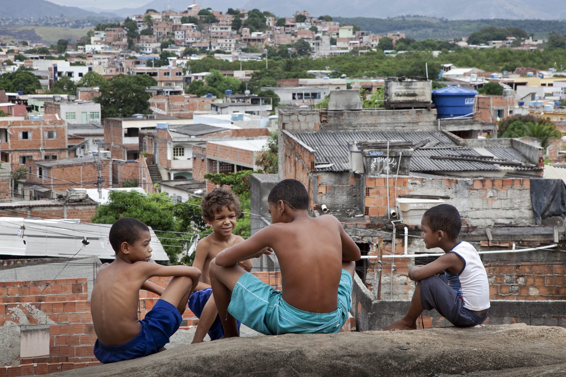 Favela Sáo Pedro: Kindertreffpunkt auf dem Steinhügel.